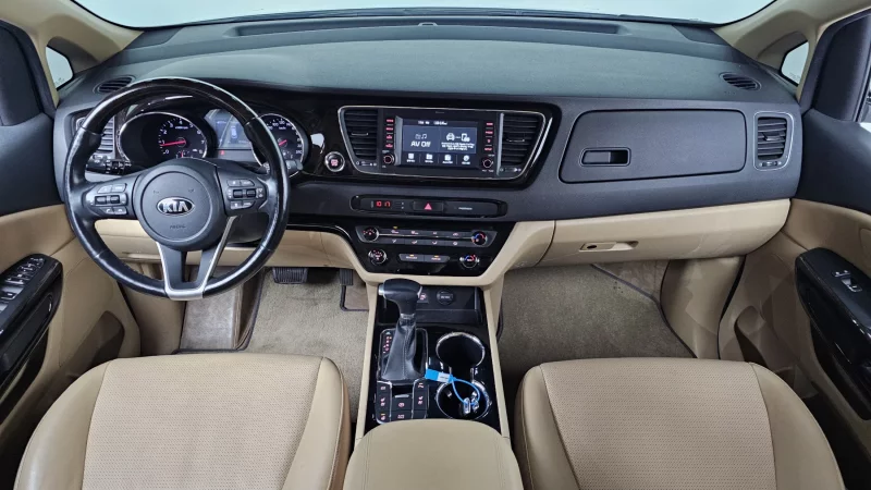 Kia Carnival