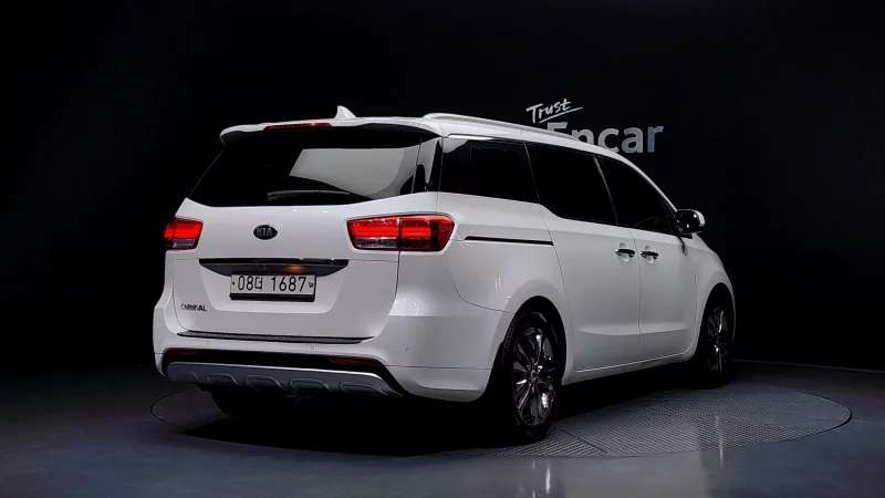 Kia Carnival