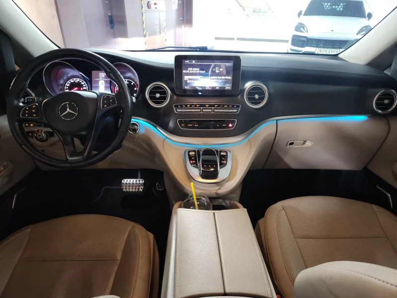 Mercedes-Benz V-Class