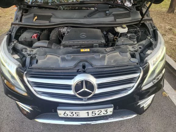 Mercedes-Benz V-Class