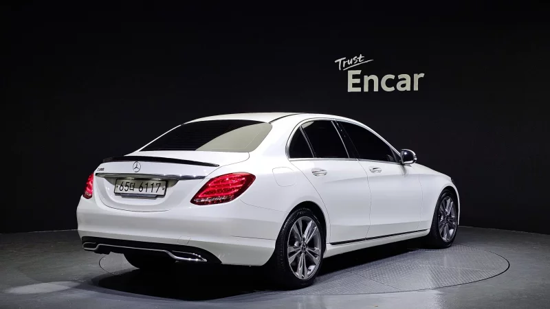 Mercedes-Benz C-Class