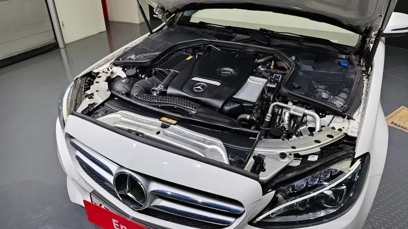 Mercedes-Benz C-Class