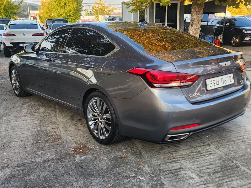 Hyundai Genesis