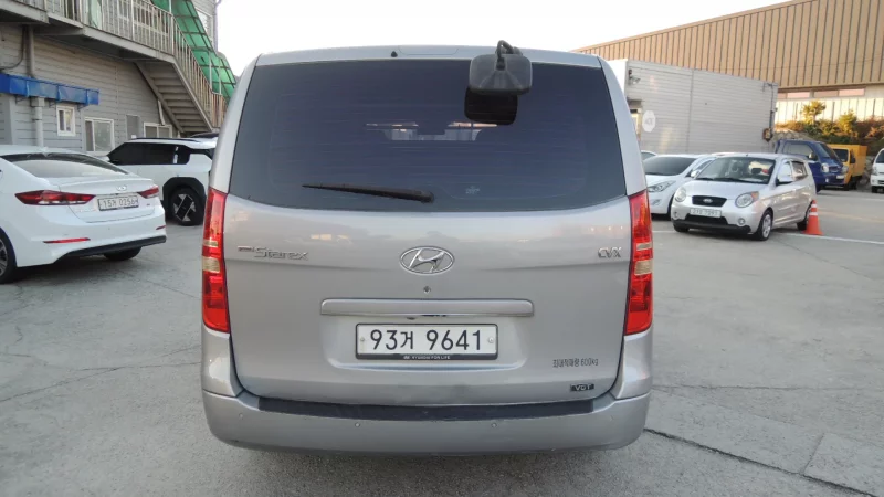 Hyundai Starex