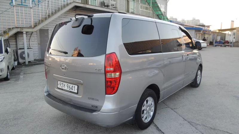 Hyundai Starex