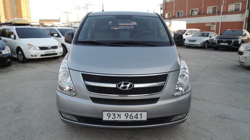 Hyundai Starex