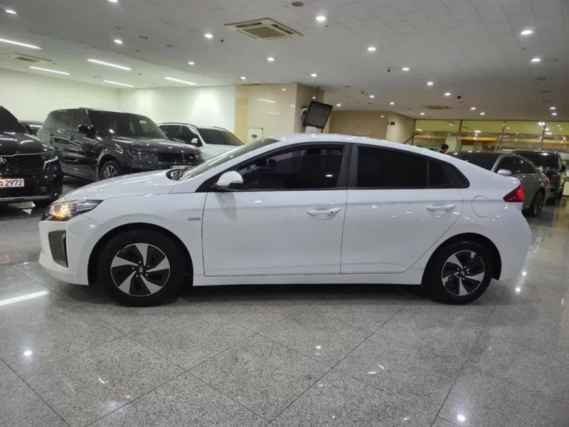 Hyundai Ioniq