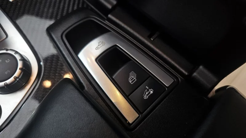 Mercedes-Benz SL-Class