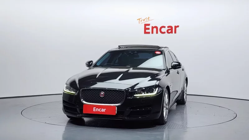 Jaguar XE
