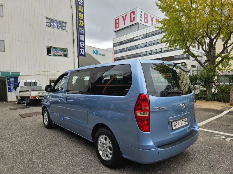 Hyundai Starex