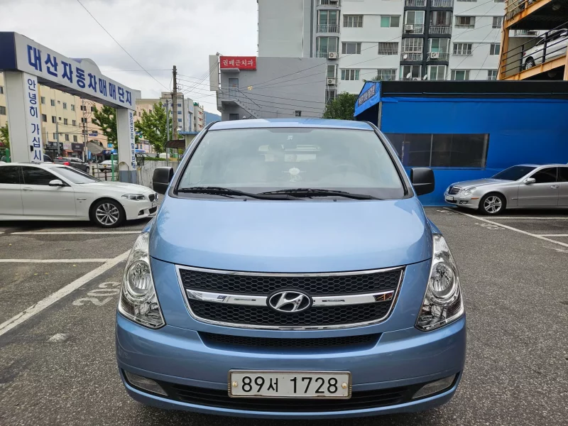 Hyundai Starex