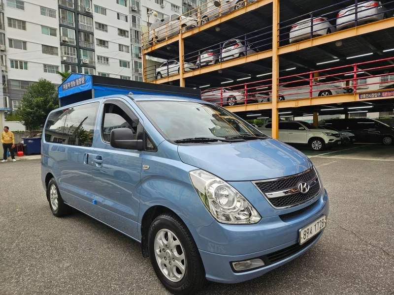 Hyundai Starex