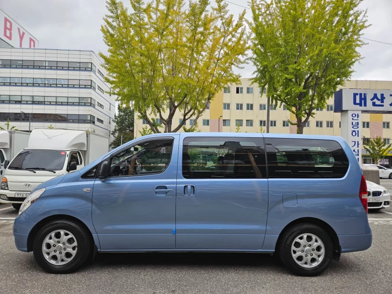 Hyundai Starex