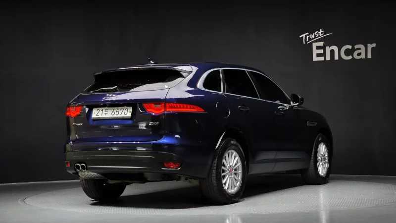 Jaguar F-PACE