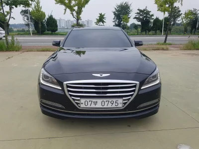 Hyundai Genesis