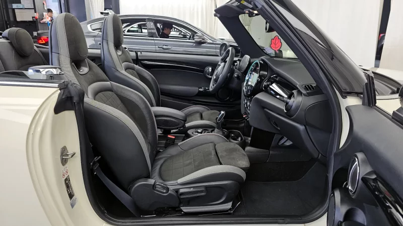 MINI Cooper Convertible