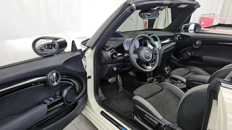 MINI Cooper Convertible