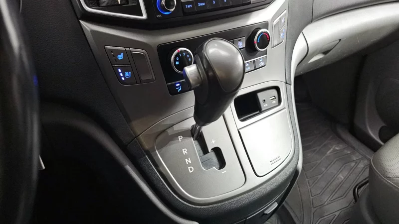 Hyundai Grand Starex