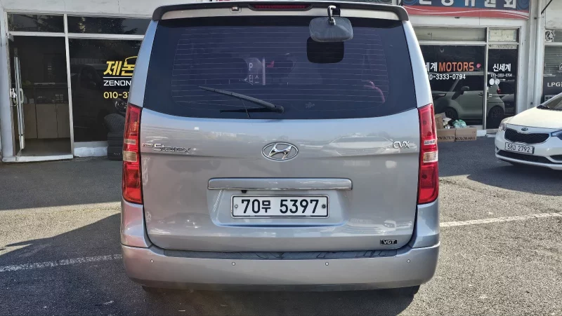 Hyundai Starex