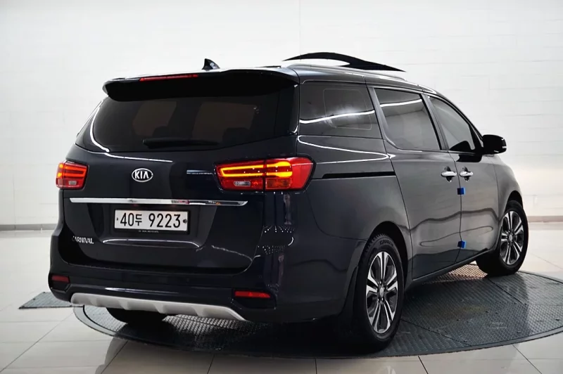 Kia Carnival