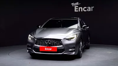 Infiniti Q30