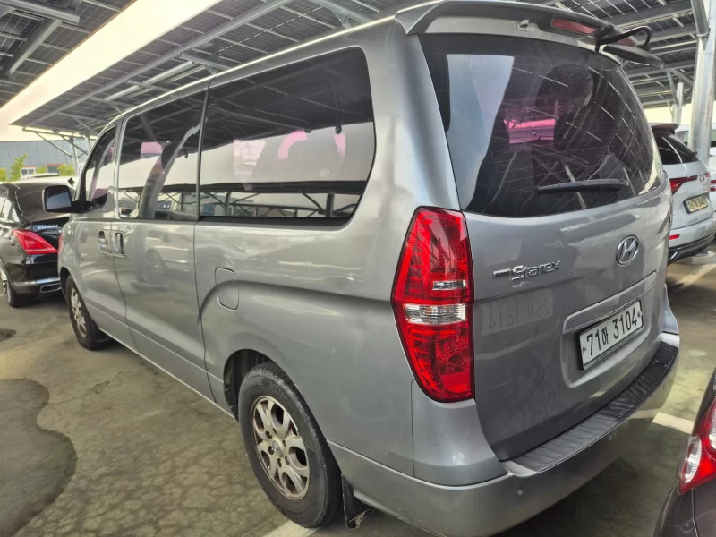 Hyundai Starex