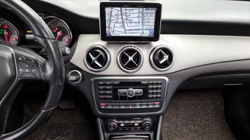 Mercedes-Benz GLA-Class