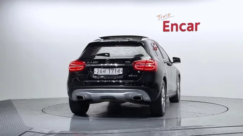 Mercedes-Benz GLA-Class