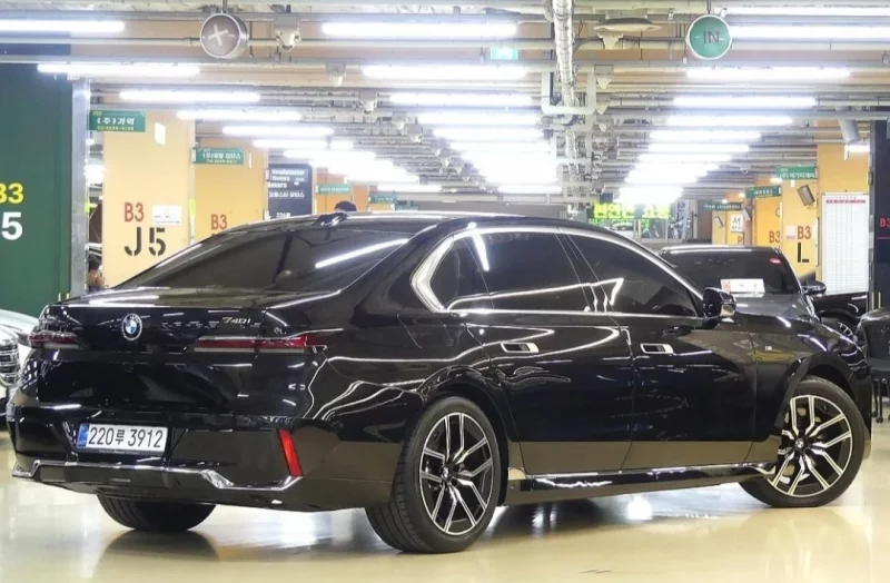 BMW 7-Series