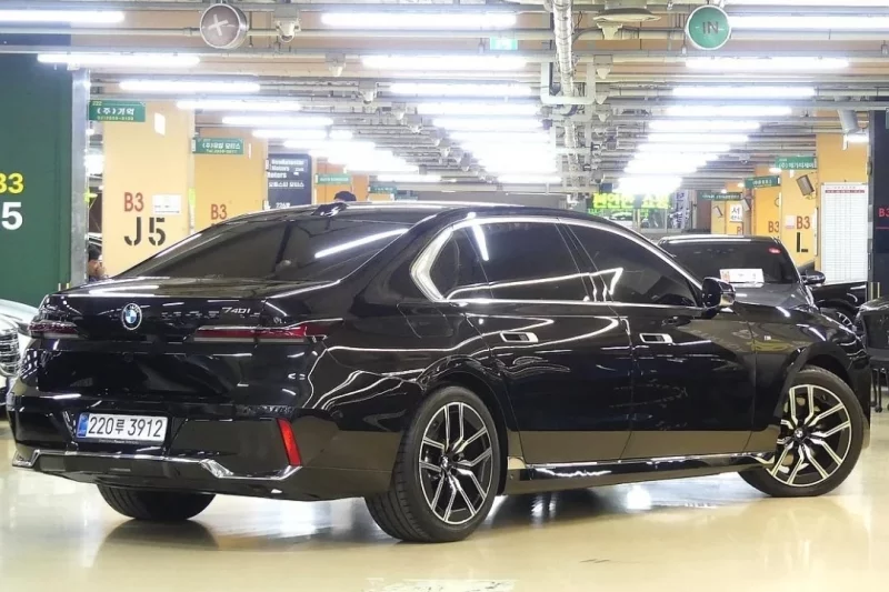 BMW 7-Series