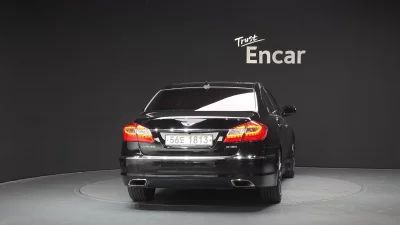 Hyundai Genesis