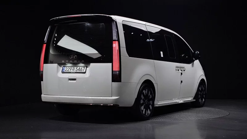 Hyundai Staria