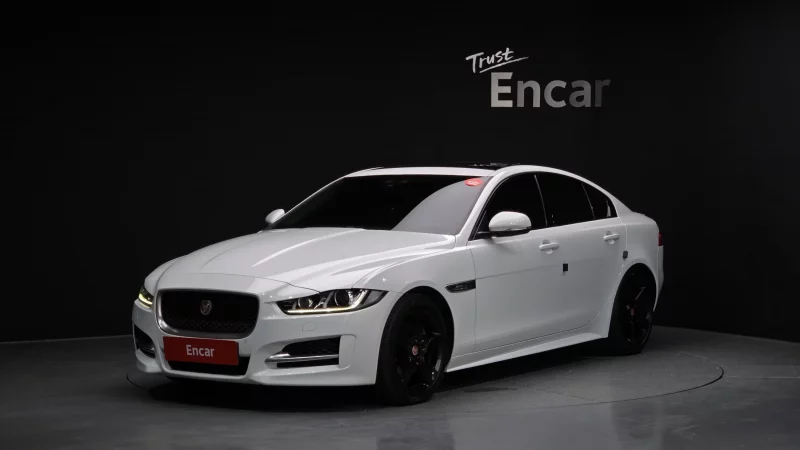 Jaguar XE