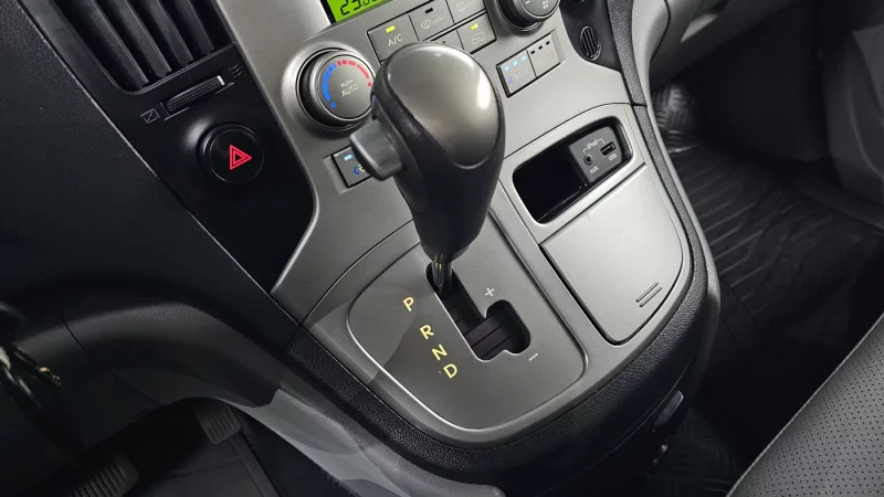 Hyundai Starex