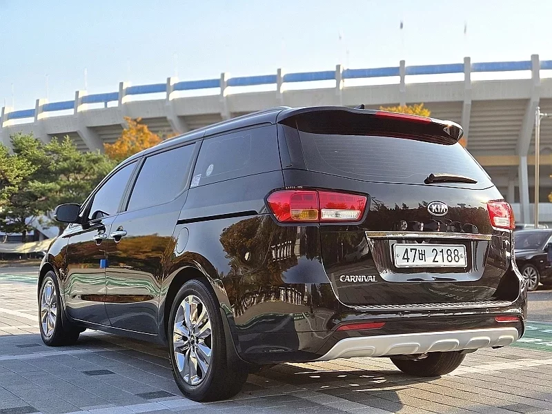 Kia Carnival