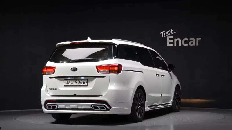 Kia Carnival