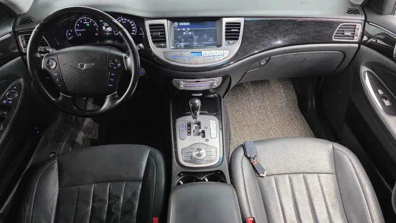 Hyundai Genesis