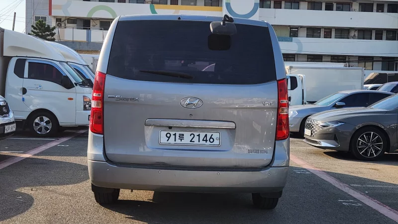 Hyundai Starex