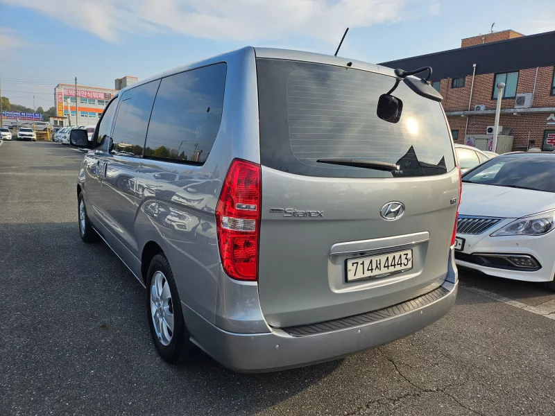 Hyundai Grand Starex