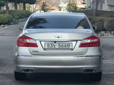 Hyundai Genesis