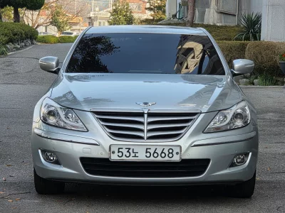 Hyundai Genesis
