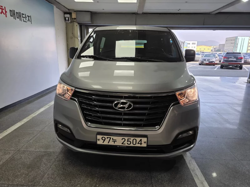 Hyundai Starex