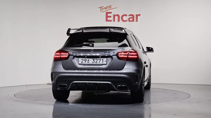 Mercedes-Benz GLA-Class