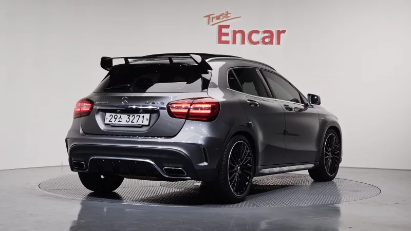 Mercedes-Benz GLA-Class