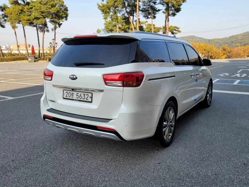 Kia Carnival