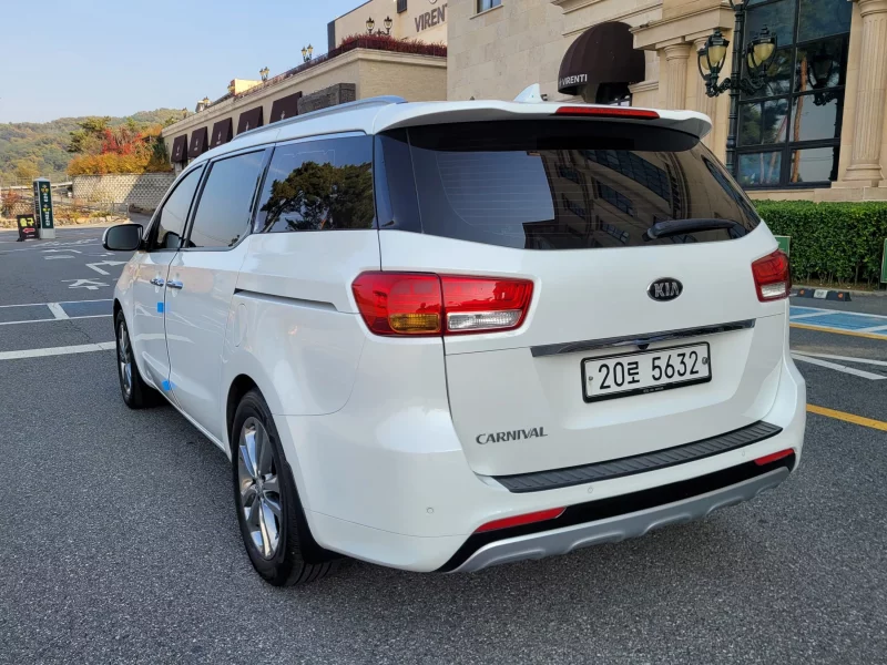 Kia Carnival