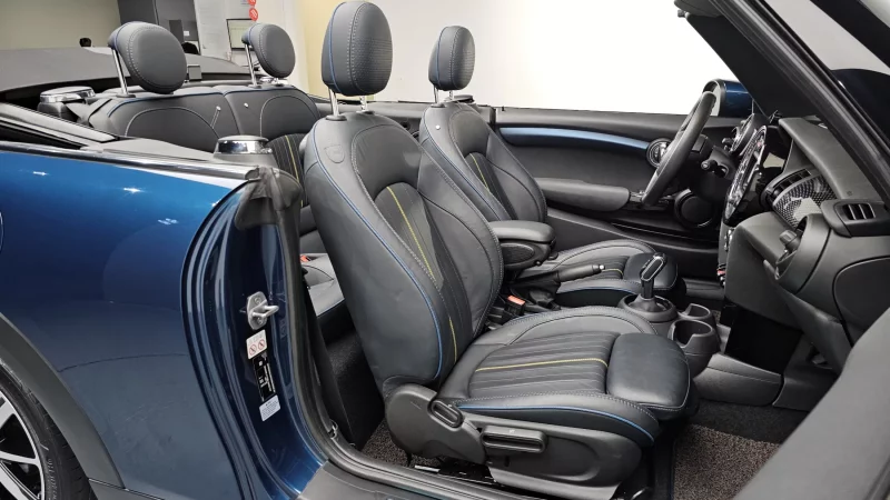 MINI Cooper Convertible