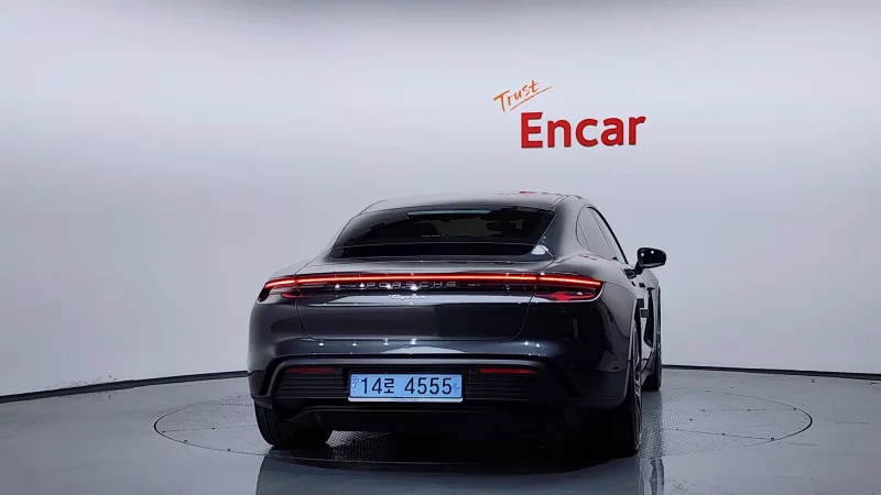 Porsche TAYCAN
