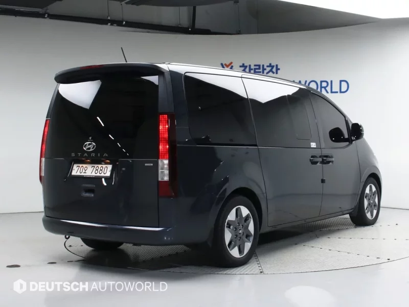 Hyundai Staria