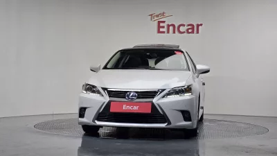 Lexus CT200h